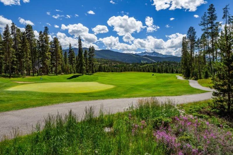 1 Bedroom Condo in Keystone - West Keystone image