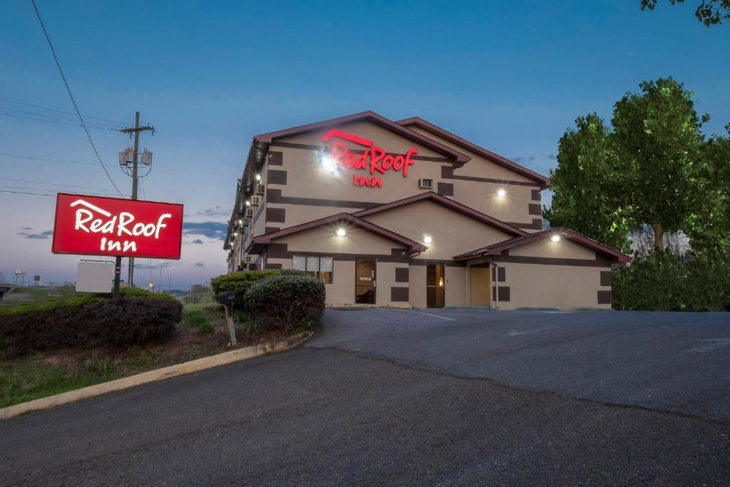 Red Roof Inn Bristol photo 3