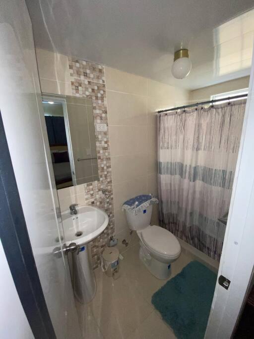 comfortable 3 bedroom condo with free parking spot building 5 photo 1