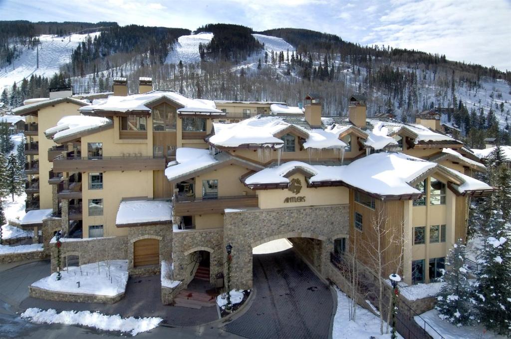 3 Bedroom in Lionshead Village at The Antlers image