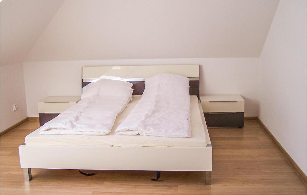 Stunning Apartment In Grzybowo With 1 Bedrooms And Wifi photo 3