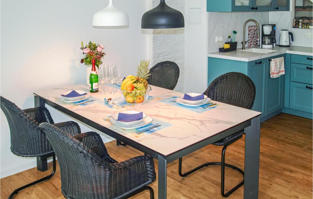 Beautiful Apartment In Binz Ot Prora With Wifi And 2 Bedrooms photo 2
