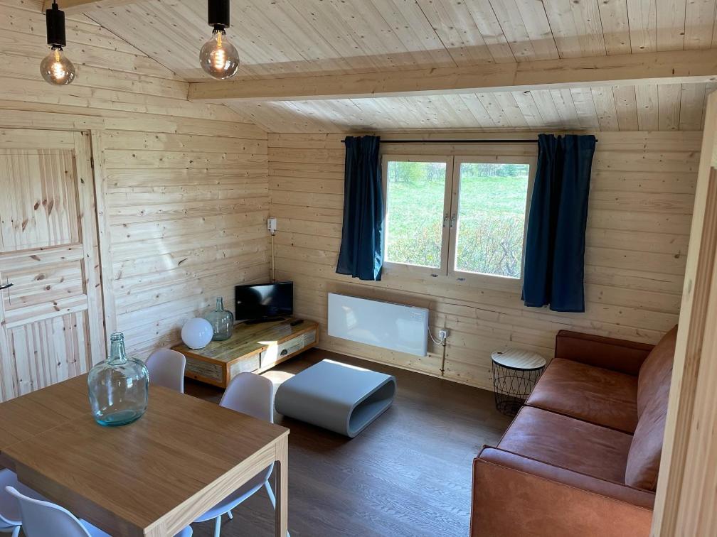 Vakantiehuisje met keuken, 2 slaapkamers en woonkamer photo 3