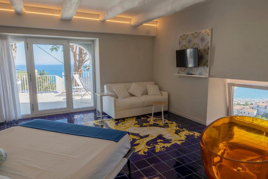 Decori Suites Amalfi Coast - Tap to explore photos