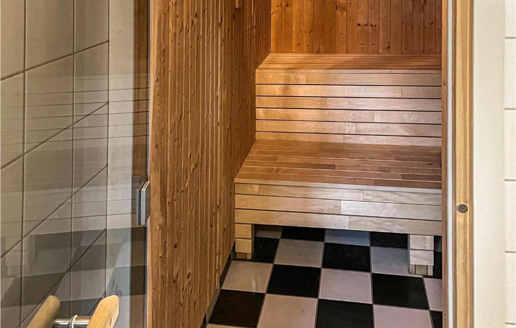 Amazing Home In Lerberget With 3 Bedrooms, Sauna And Wifi photo 4