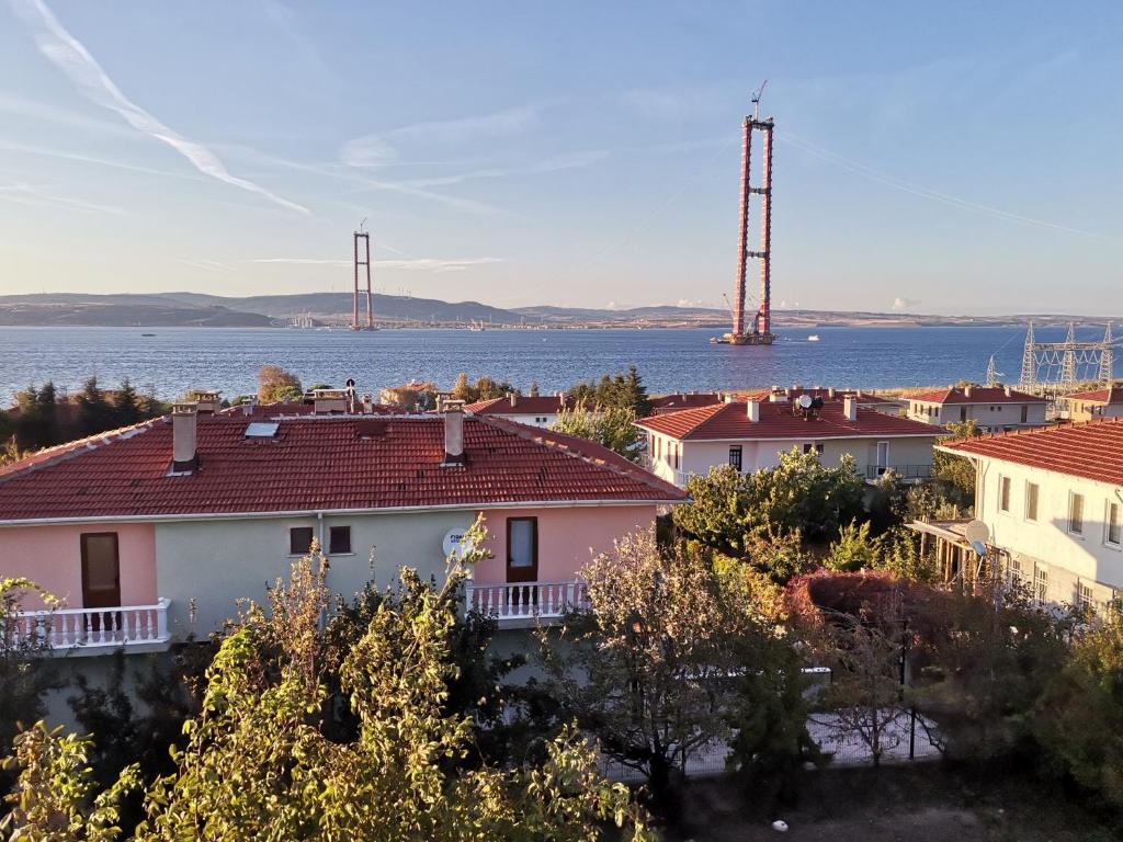1915 Çanakkale Köprü manzarali 700m2 bahceli mustakil ev photo 3