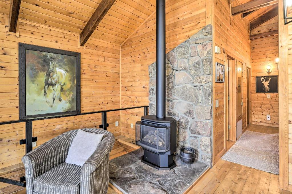 Luxe Pagosa Springs Cabin with Sauna and Hot Tub! photo 4