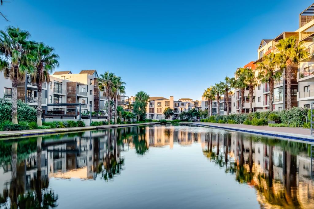Quayside Canal Eden Home