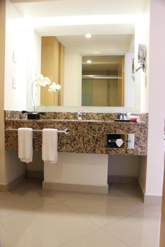 Holiday Inn Tuxpan - Convention Center, an IHG Hotel photo 1