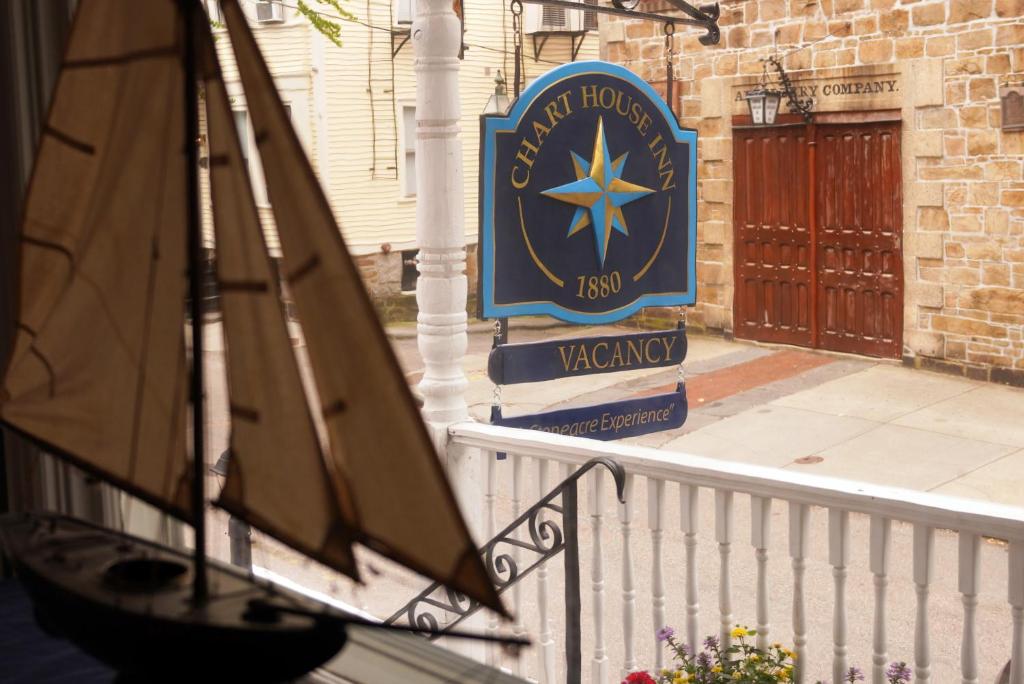 Chart House Inn image