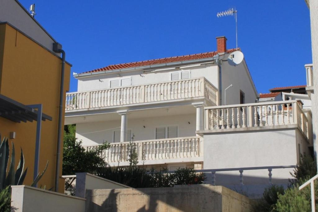 Apartments with a parking space Rukavac, Vis - 8838 photo 2
