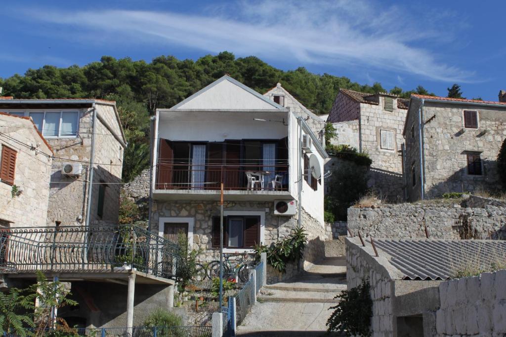 Apartments by the sea Vis - 8525 photo 2