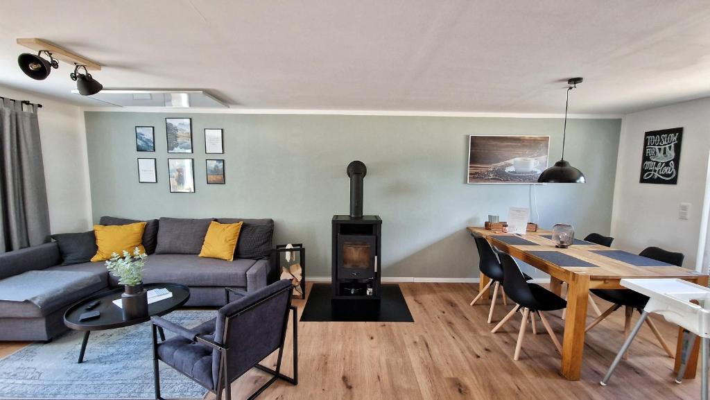 Ferienhaus Seeoase - 70qm - Kamin -Terrasse - Parkplatz - Badestelle fußläufig photo 2