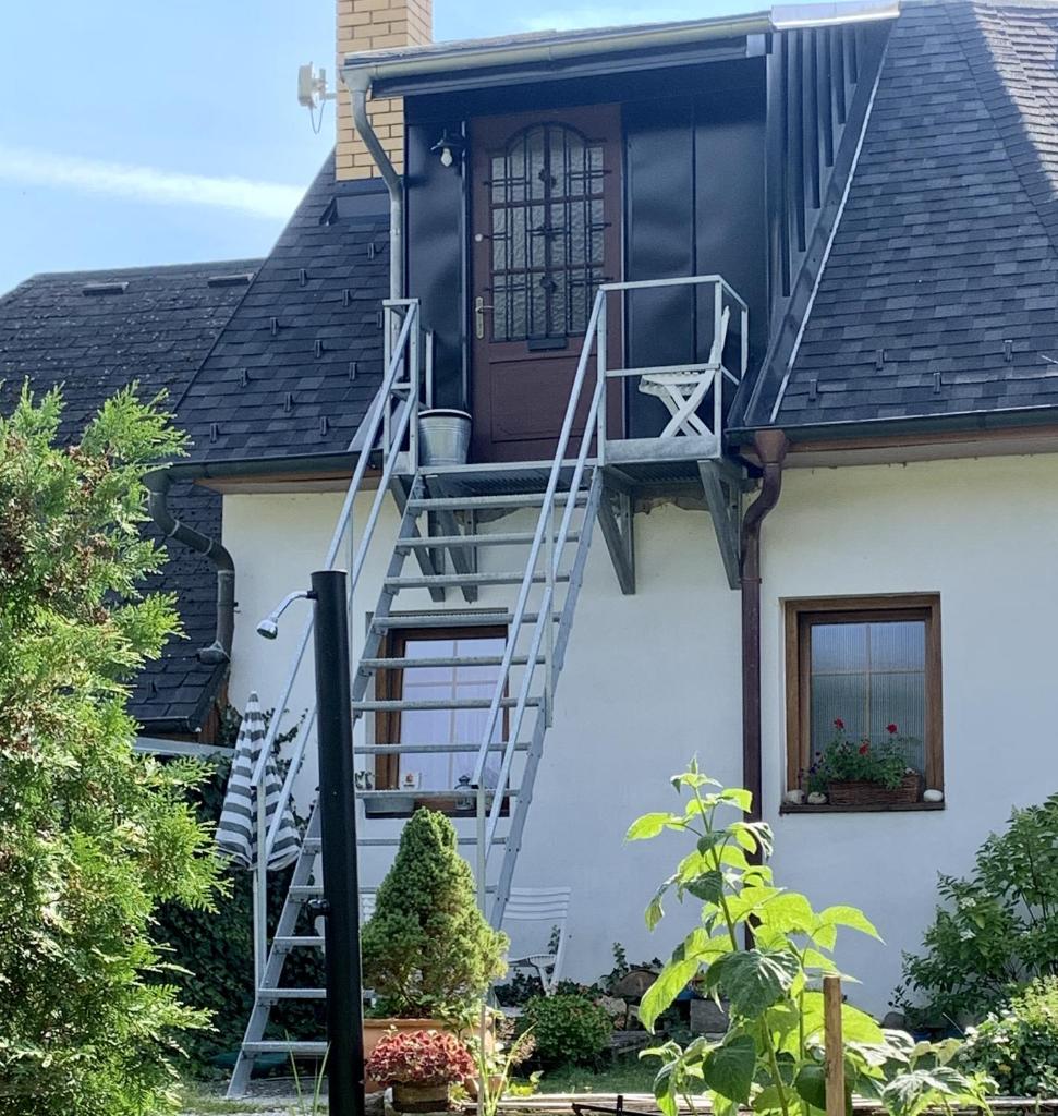 Apartmán U památného stromu v podkroví photo 2