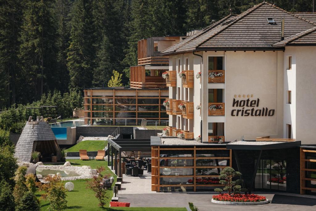 Hotel Cristallo - Wellness Mountain Living photo 1