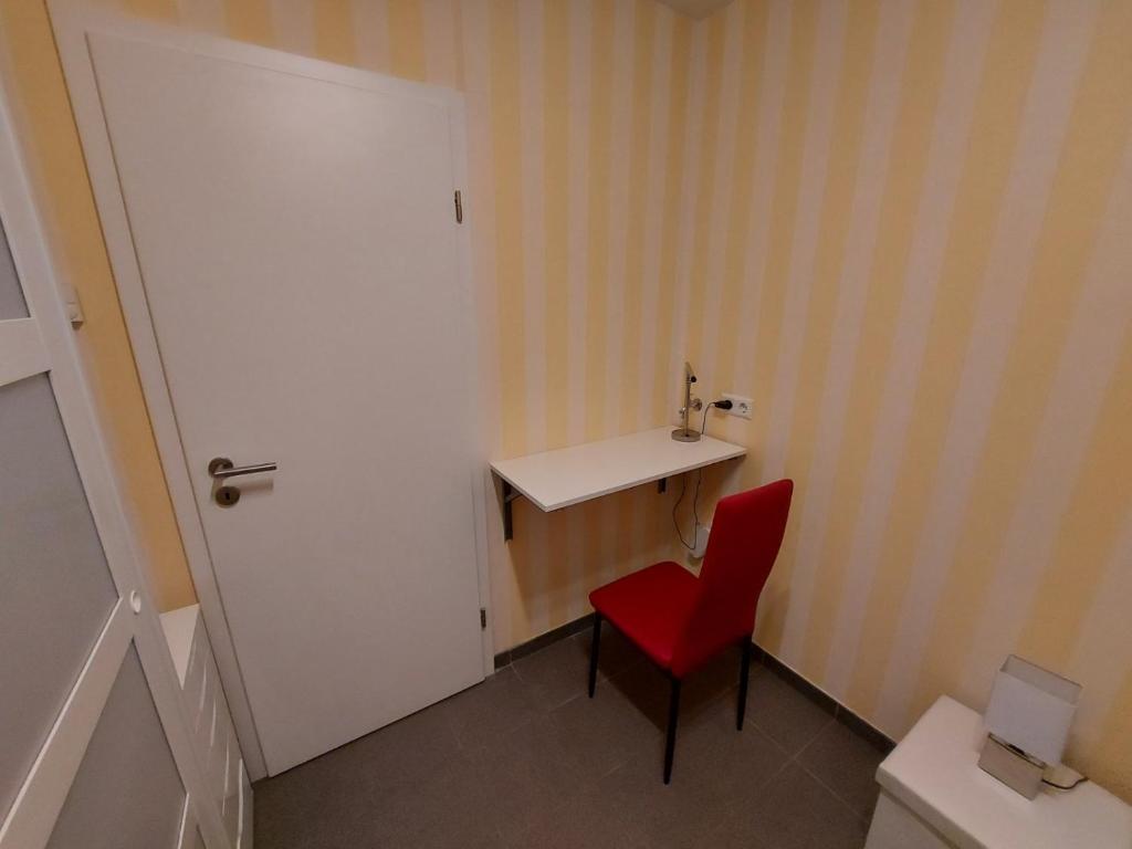 Several different rooms, newly furnished, in a new house in Vichten photo 3