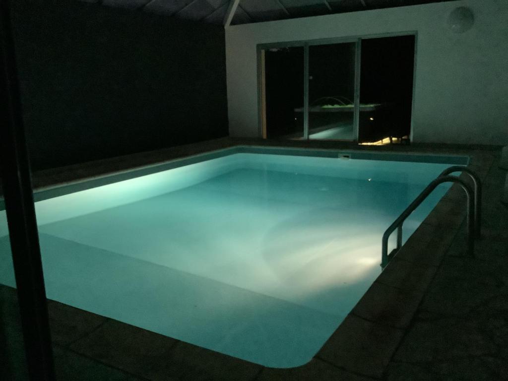 Gîte familial avec spa privatif & piscine chauffée photo 4
