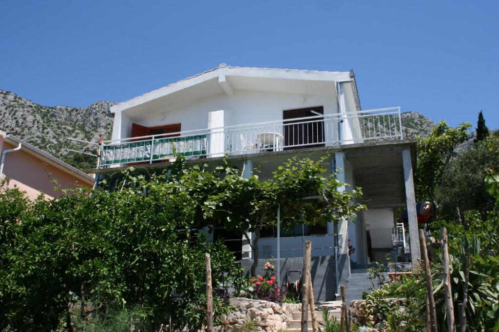 Apartments with a parking space Podaca, Makarska - 6798 photo 1