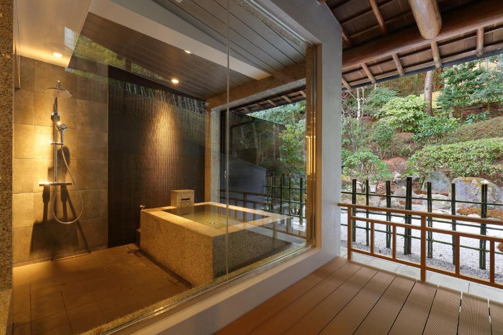 Arima Onsen Taketoritei Maruyama photo 3