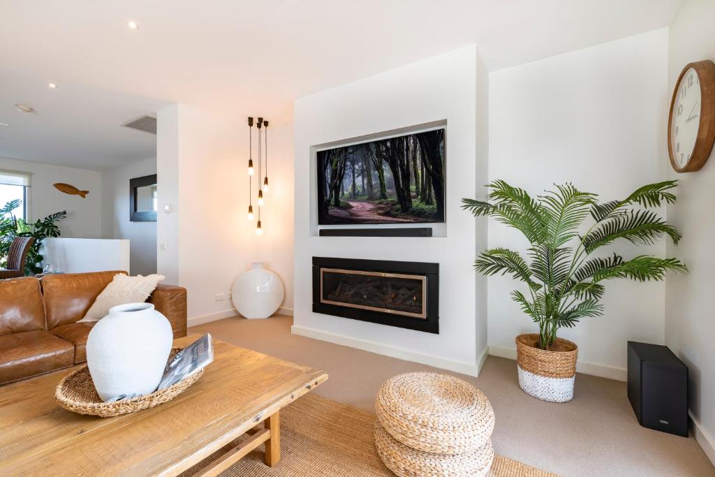Comfy Coast Drive Condo - Free Parking - Free WIFI photo 4