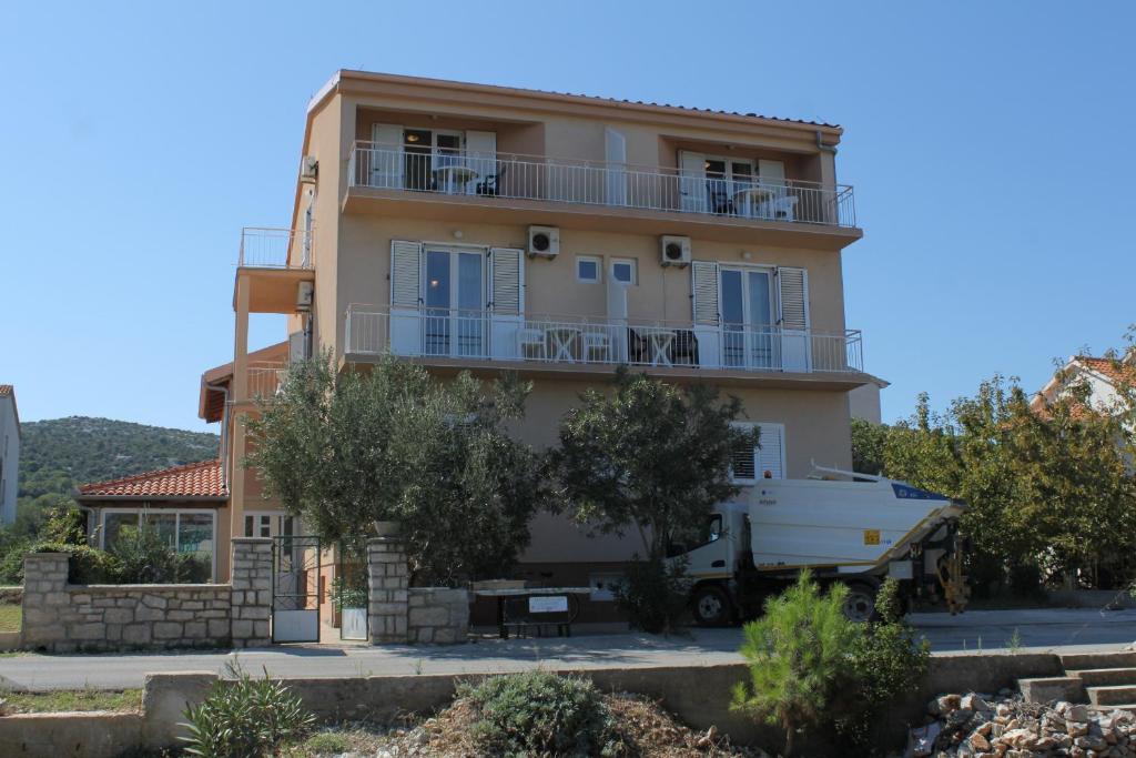 Apartments and rooms by the sea Tkon, Pasman - 8377 photo 1