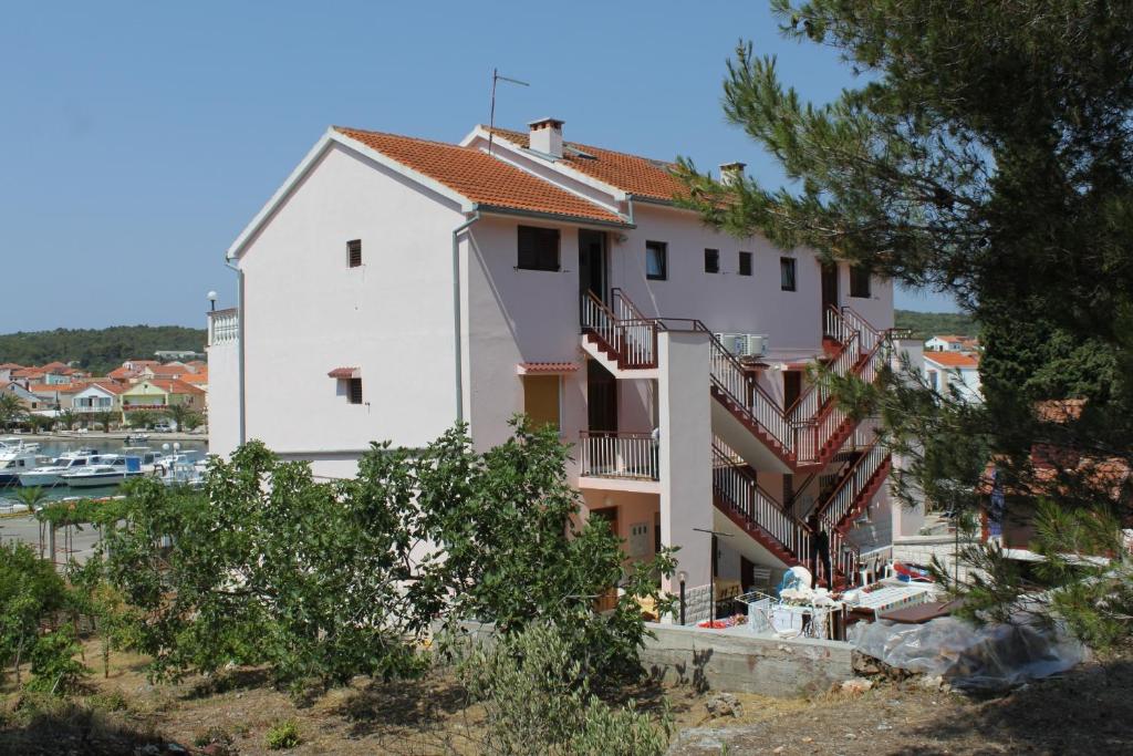 Apartments by the sea Kukljica, Ugljan - 8316 photo 2