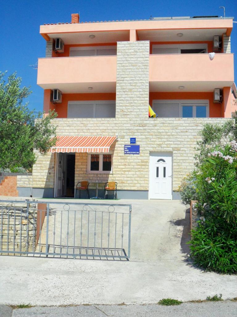 Apartments by the sea Lukoran (Ugljan) - 8470 photo 1