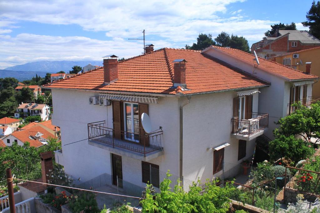 Apartments and rooms with parking space Jelsa, Hvar - 8798 photo 1