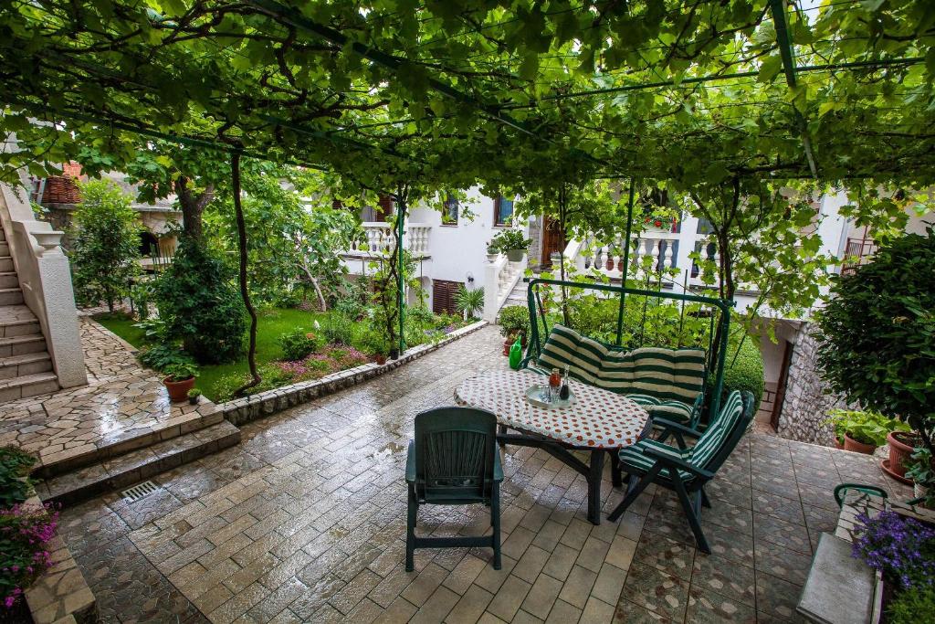 Apartments with a parking space Crikvenica - 11307 photo 4