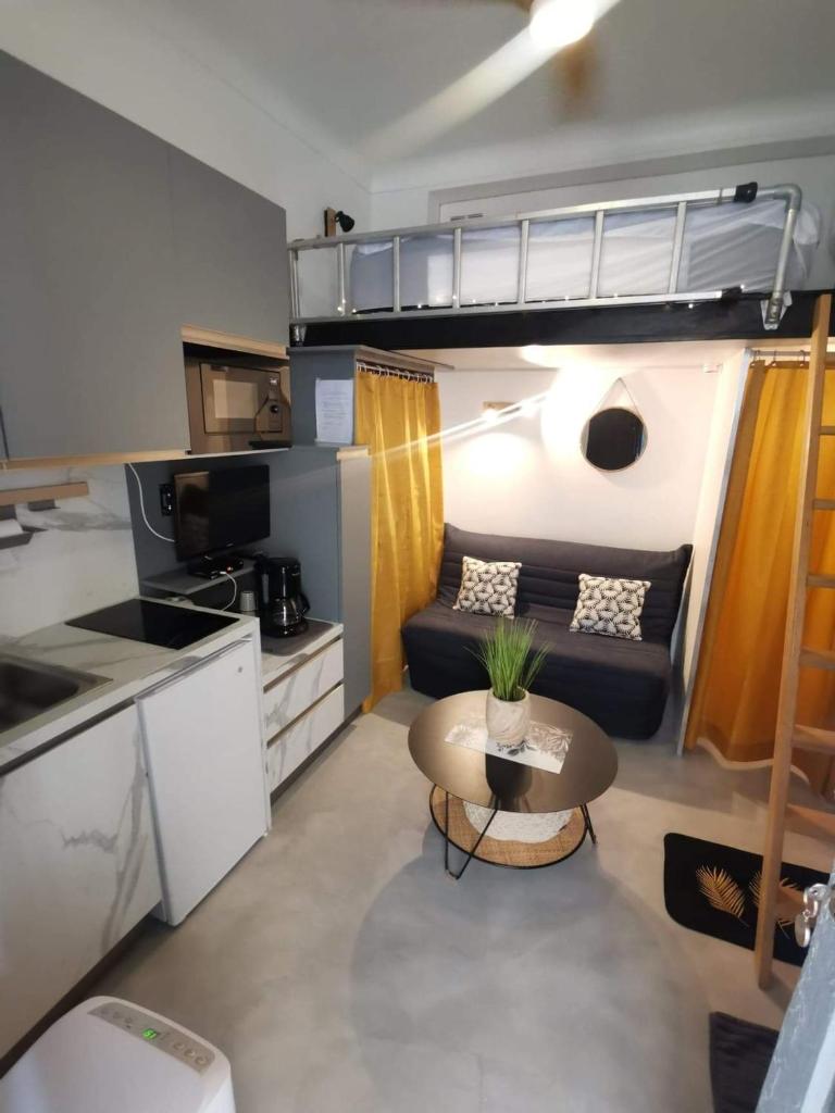 Studette "La Fourmi" proche centre et plage photo 2