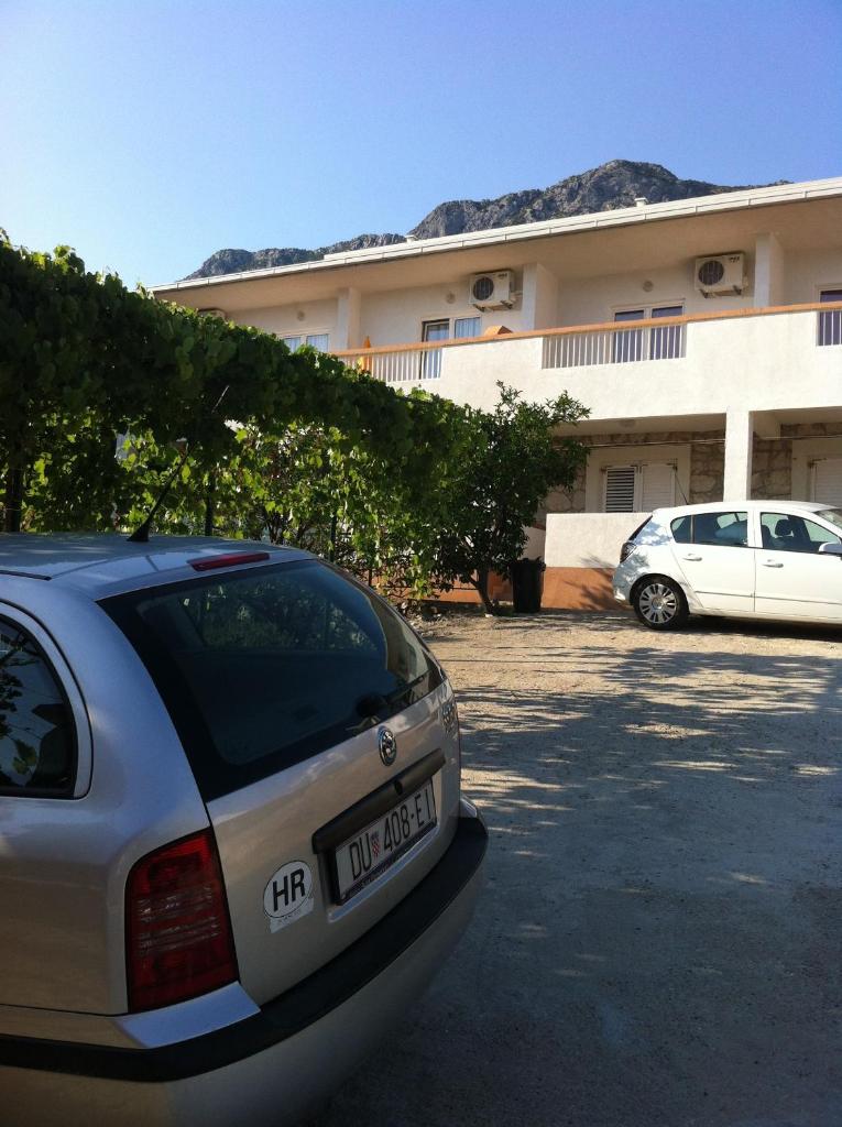 Apartment Gradac 11332d photo 1