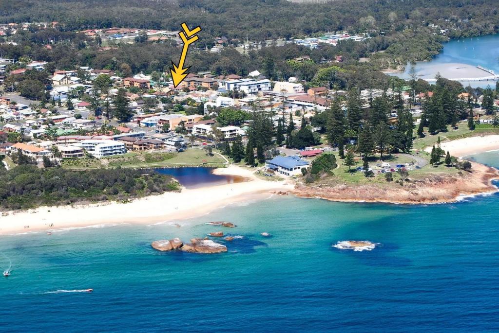 Beach House Landsborough photo 1
