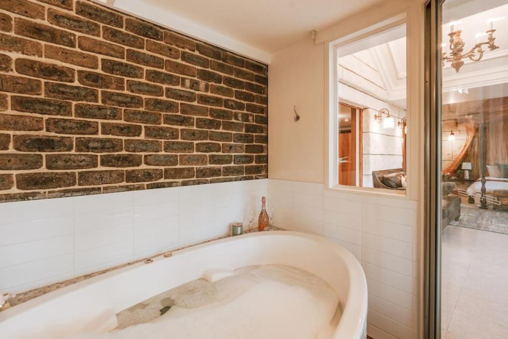Olinda Sandstone Apartment 2 Bedroom Spa bath photo 4