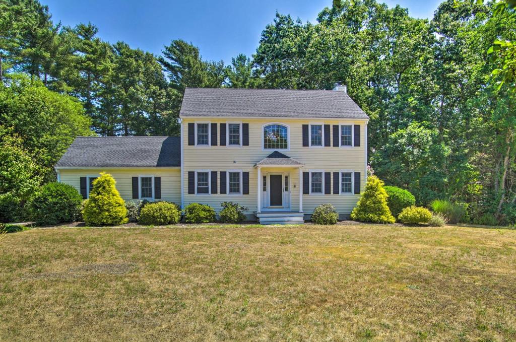 Marion Home with Private Deck Less Than 1 Mi From Beach photo 2
