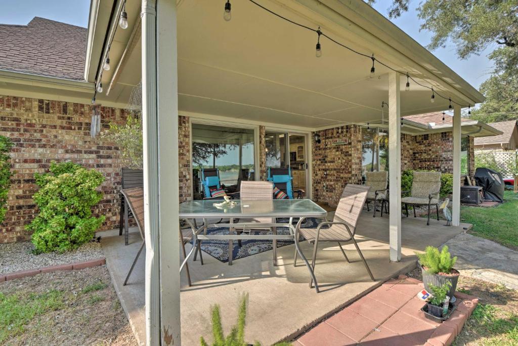 Lakefront Granbury Getaway Boat, Swim and Fish photo 1