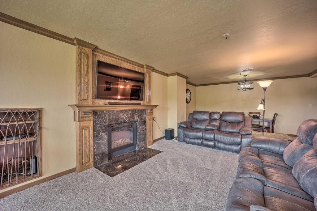 Cozy Afton Condo with Golf Course and Lake Views! photo 2