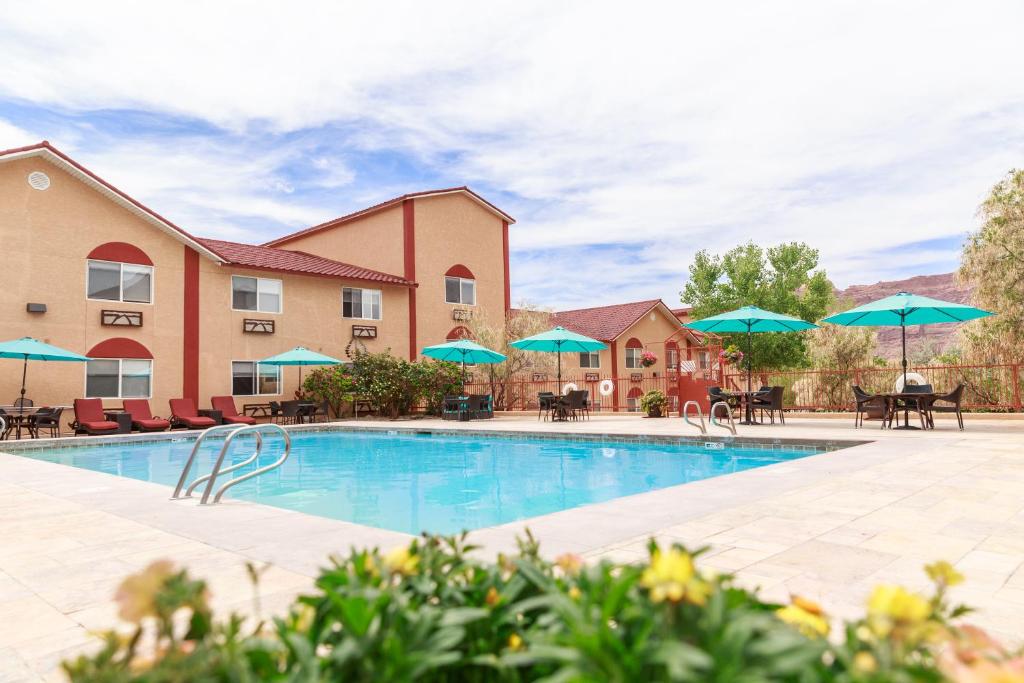 Aarchway Inn image