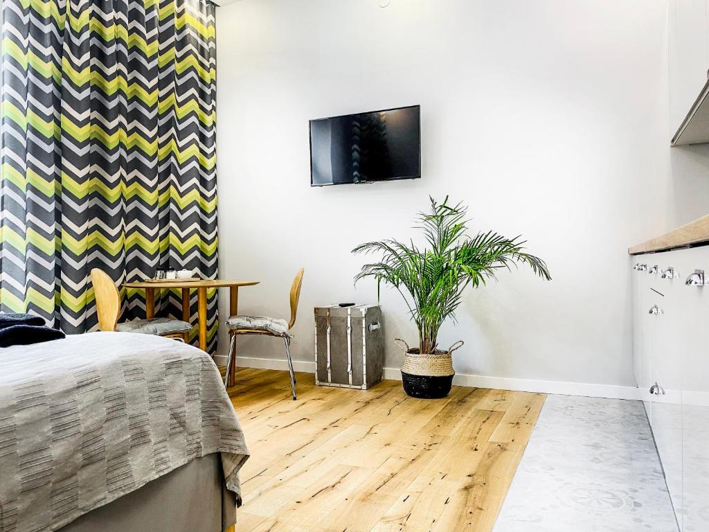 Charming Studio with Air Conditioning, Old Town & Kazimierz - Tap to explore photos
