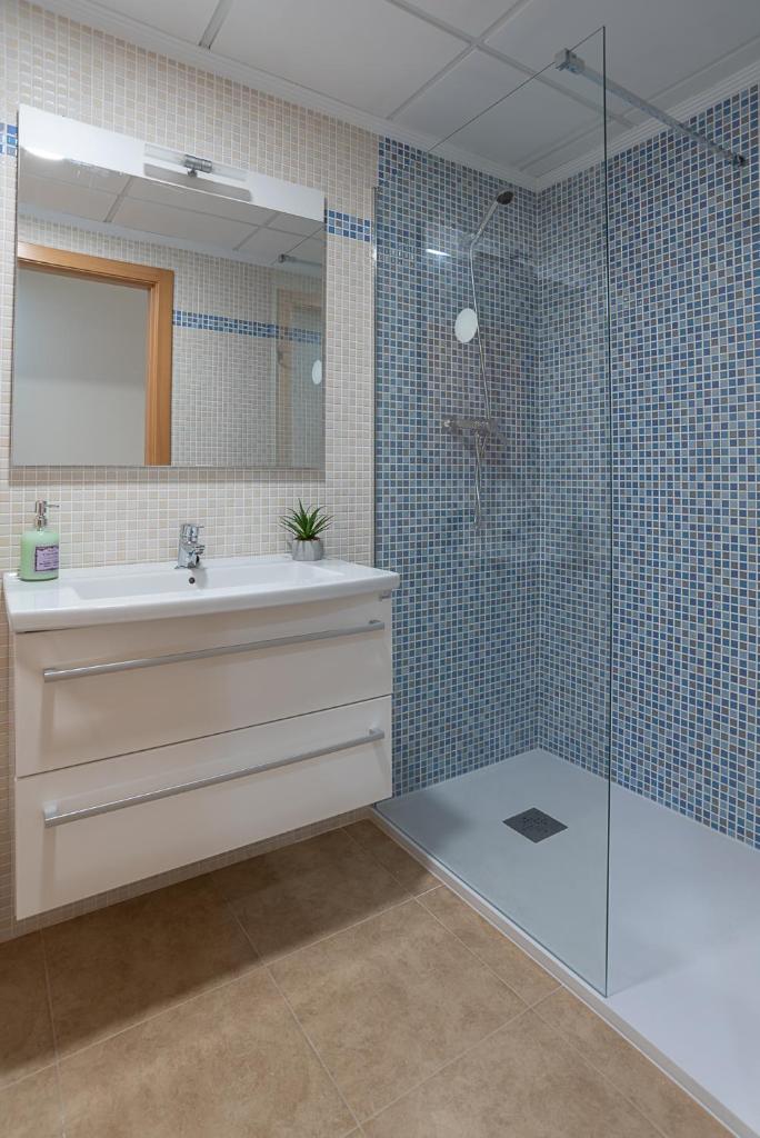 Estupendo y nuevo apartamento en playa con aire acondicionado y wifi - MASBO 3 photo 3