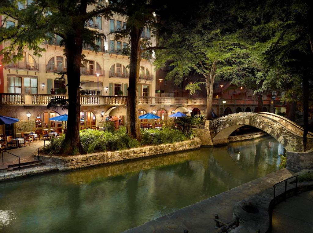 Mokara Hotel & Spa San Antonio image