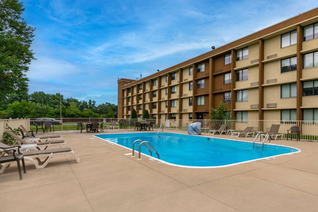 Best Western Northwest Indiana Inn photo 2