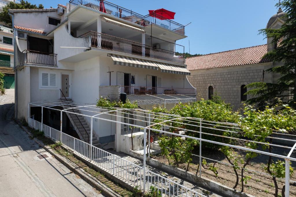 Apartments by the sea Sumpetar, Omis - 11462 photo 2