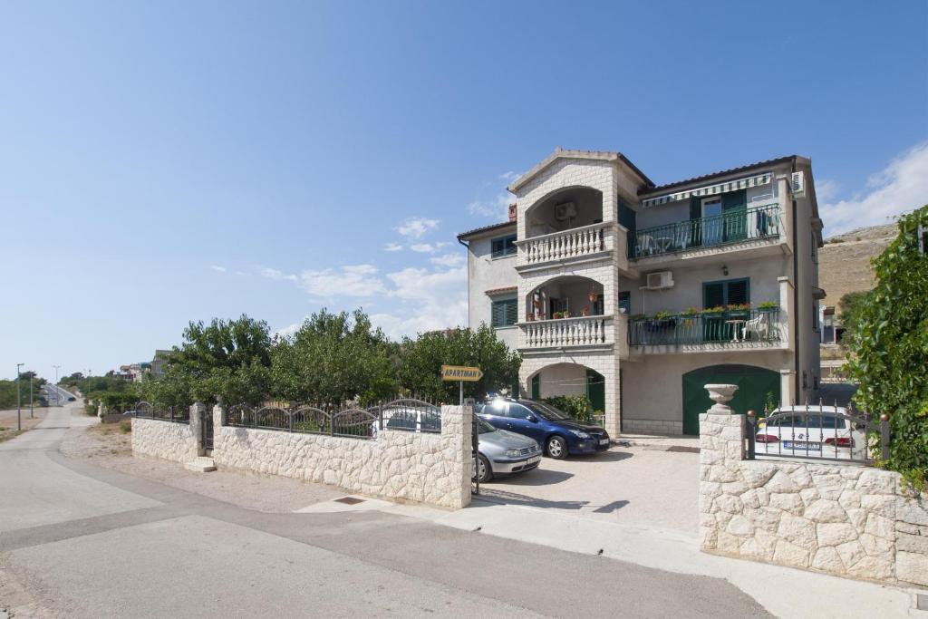 Apartments with a parking space Grebastica, Sibenik - 11572