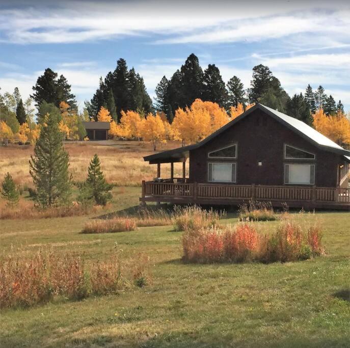 Fox Den Lodge image