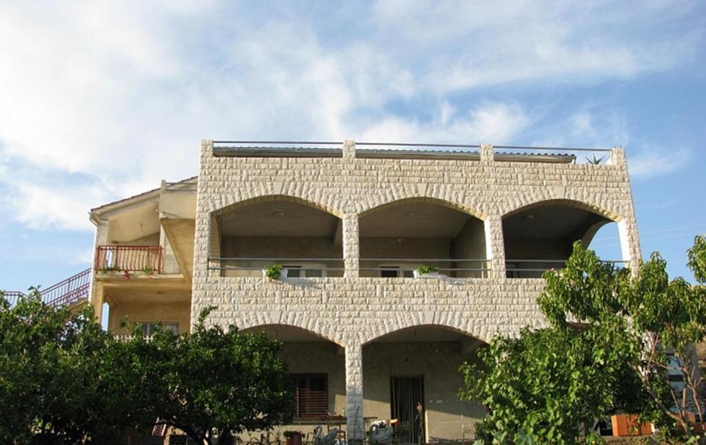 Apartments with a parking space Grebastica, Sibenik - 13860