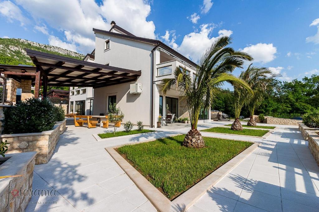 Luxury villa with a swimming pool Dolinci, Crikvenica - 13914 photo 1