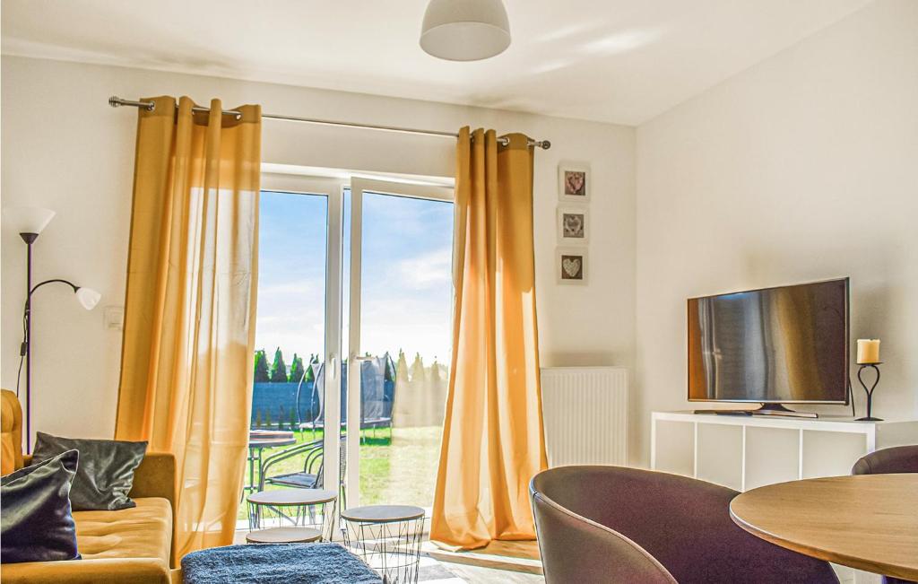 Stunning Home In Grzybowo With 2 Bedrooms And Wifi