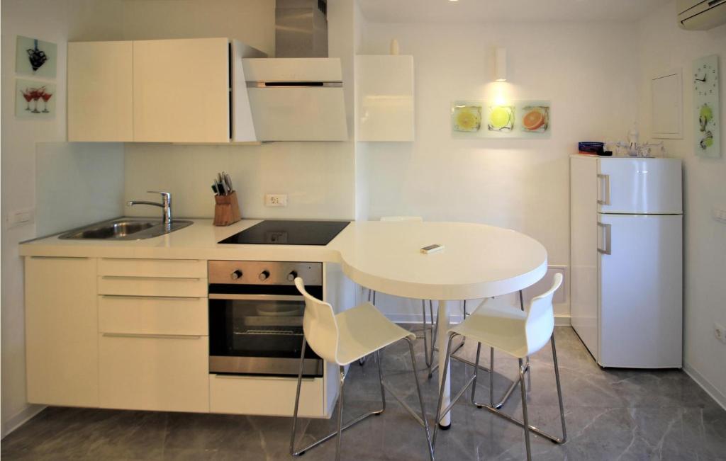 Nice Apartment In Mandre With 1 Bedrooms And Wifi photo 1