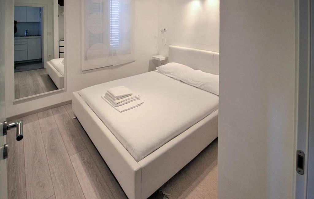 Nice Apartment In Mandre With 1 Bedrooms And Wifi photo 2