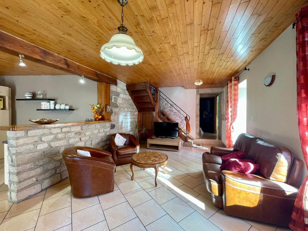 Gîte Saint-Germain-Laprade, 4 pièces, 5 personnes - FR-1-582-349 photo 1